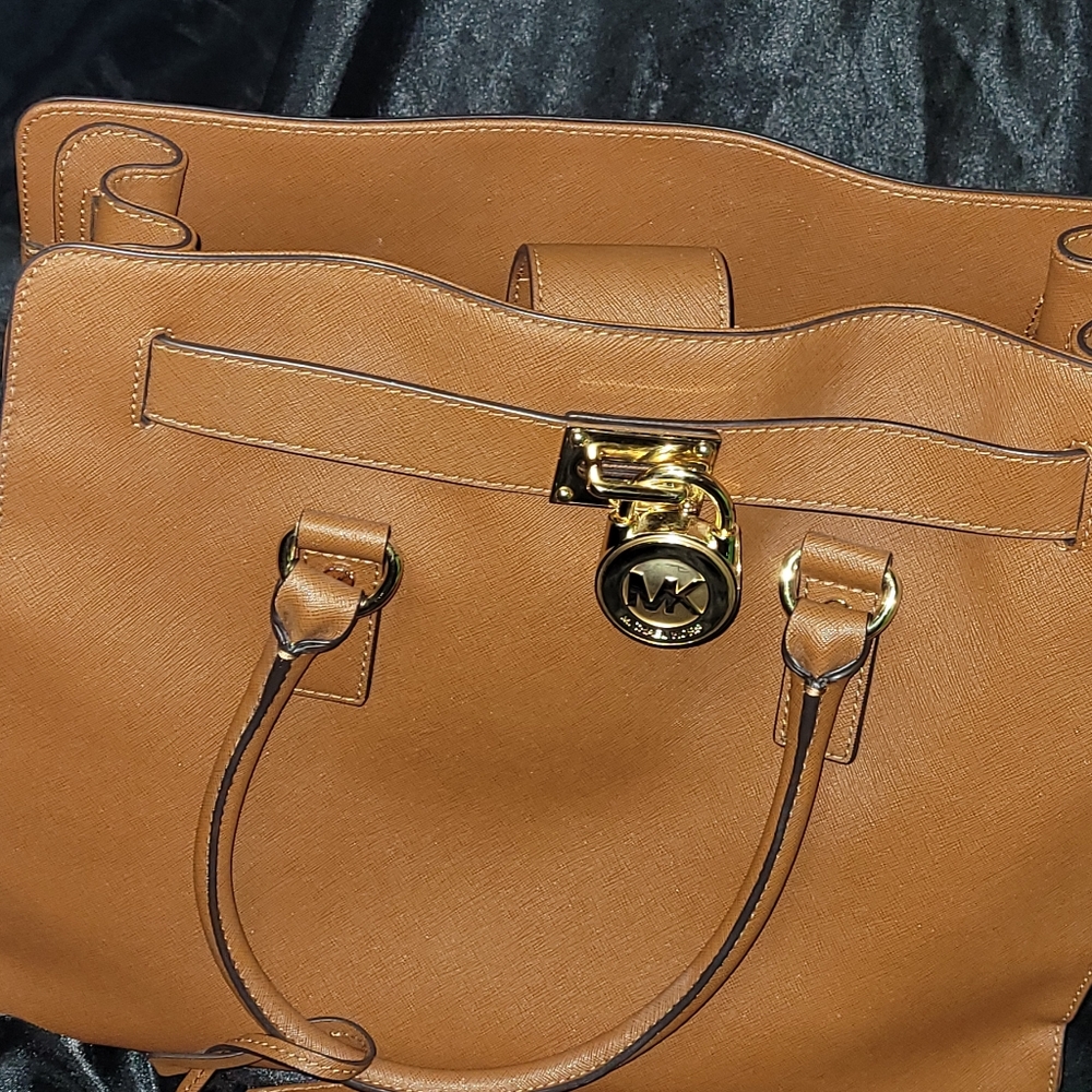 Michael  kors hand bag 👜 - Picture 7 of 15